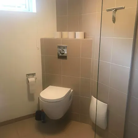 Bed and Breakfast Hilmors 3*