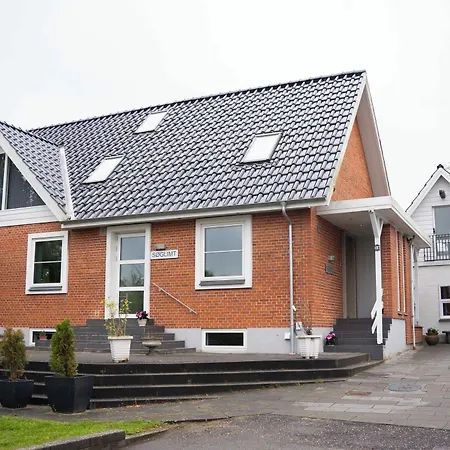 Hilmors Bed and Breakfast 3*
